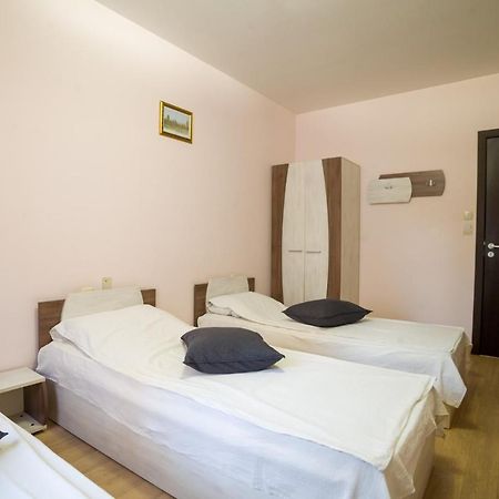 Hotel Verona Byala  Buitenkant foto